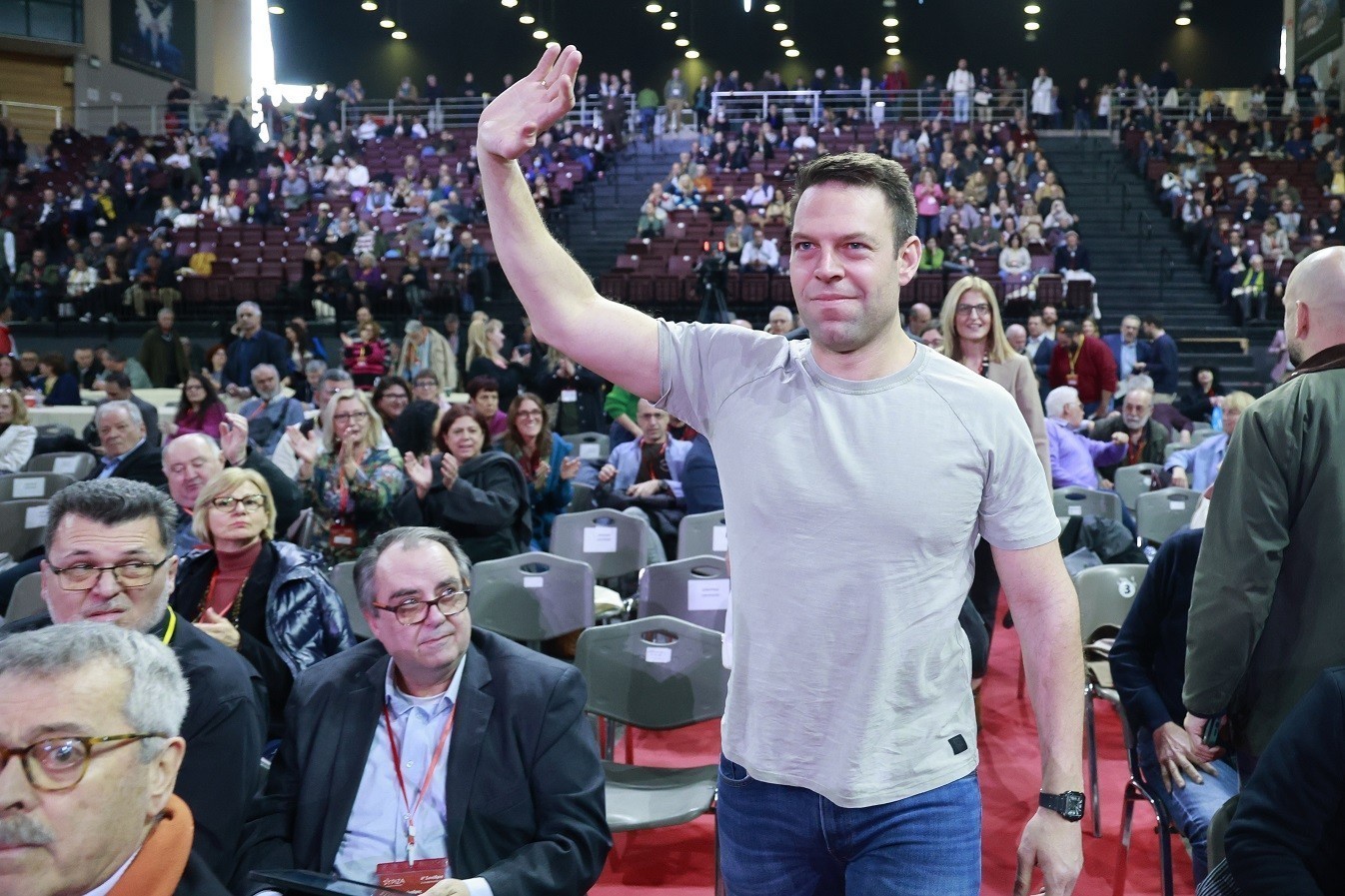 ΣΥΡΙΖΑ: Πόθεν Έσχες και στοιχεία για δανεισμό και χρέη ζητούν οι 87 – Η «εκλογιμότητα» στο επίκεντρο