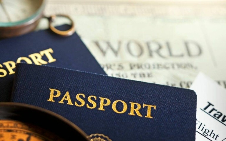 Βloomberg: «Στα τελευταία τους» βρίσκoνται τα ευρωπαϊκά πρoγράμματα golden visa