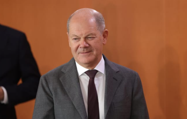 Θρίλερ οι εκλογές στο Βρανδεμβούργο: Οριακό προβάδισμα για το SPD του Σολτς – Στο 1-1,5% η διαφορά από το AfD (upd)