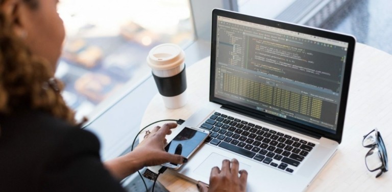 Υπ. Οικονομικών Βρετανίας: Η τηλεργασία μπορεί να πλήξει την αποδοτικότητα