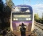 Απίστευτες εικόνες από το ατύχημα με τρένο στις Αφίδνες – Το δέντρο μπήκε στην καμπίνα του μηχανοδηγού (pics)