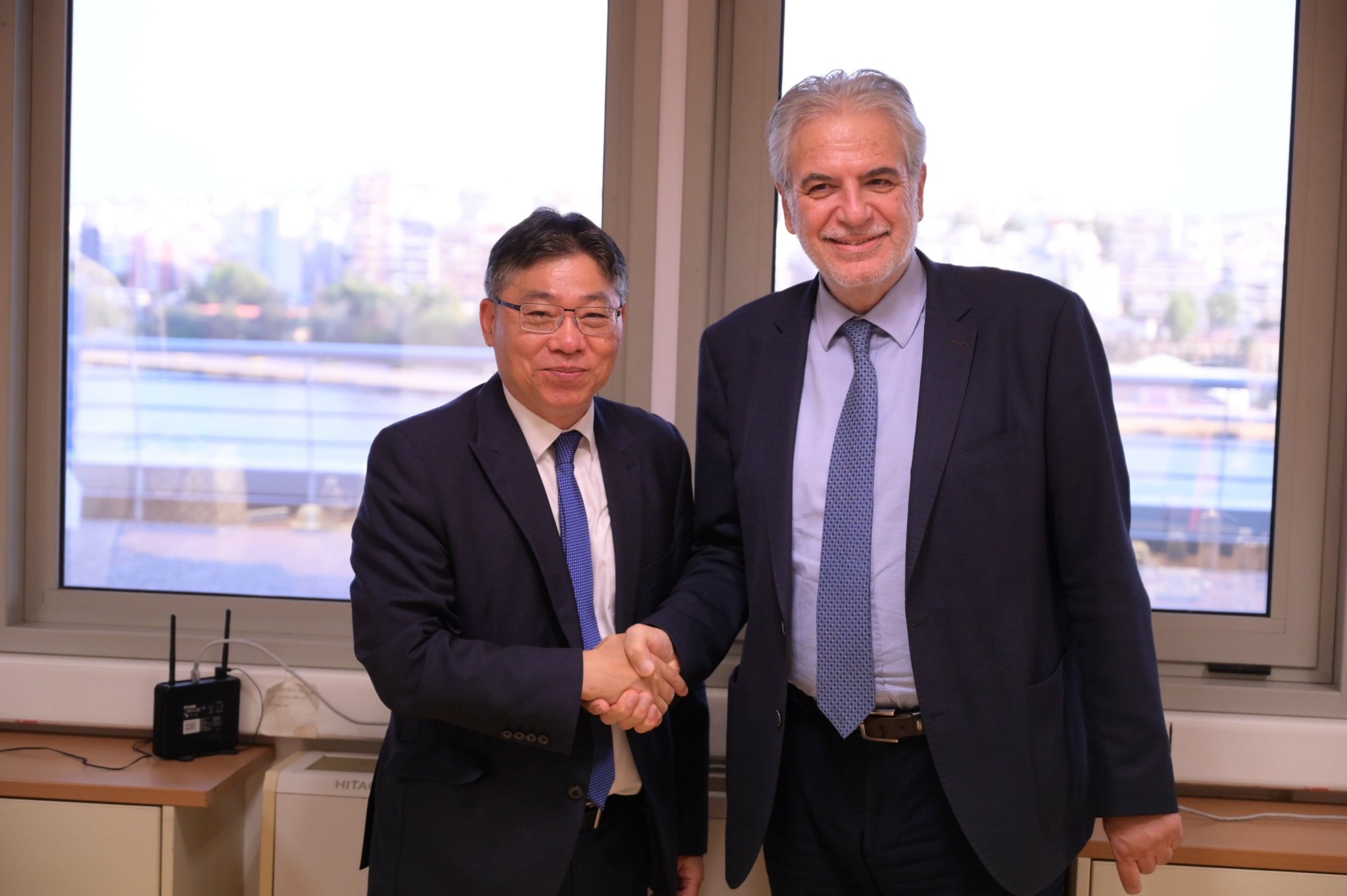 Συνάντηση Στυλιανίδη με τον Υπουργό Μεταφορών του Χονγκ Κονγκ