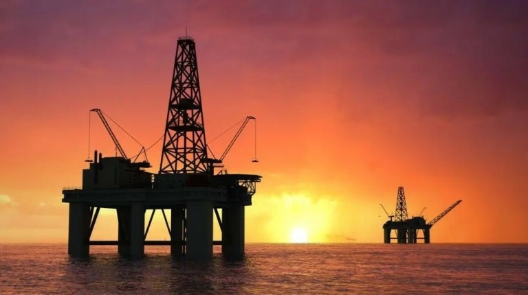 Πετρέλαιο: Η προοπτική υπερπροσφοράς «φρενάρει» (προς το παρόν) την έκρηξη τιμών