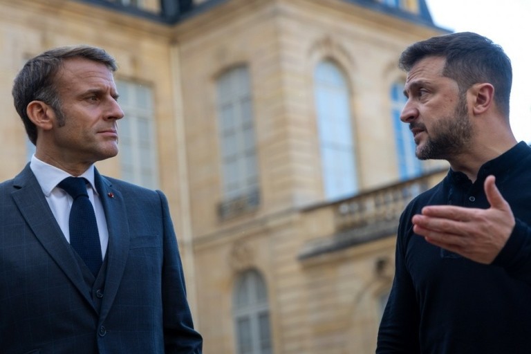 Συνάντηση Ζελένσκι με Μακρόν τη Δευτέρα στο Παρίσι – Τι θα συζητήσουν