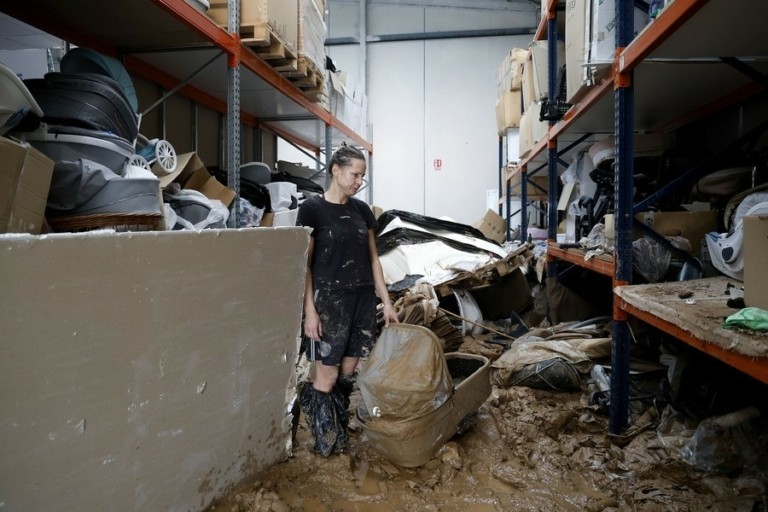 Ισπανία: Τουλάχιστον 158 οι νεκροί από τις πλημμύρες – «Όλοι ξέρουμε κάποιον που έχει πεθάνει» (vid)