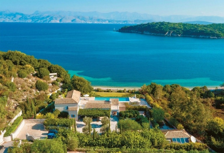 Ξένοι millionaires αγοράζουν πολυτελείς κατοικίες στην Ελλάδα (pics)