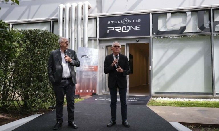 Τέλος εποχής: Αποχωρεί ο CEO της Stellantis, Κάρλος Ταβάρες