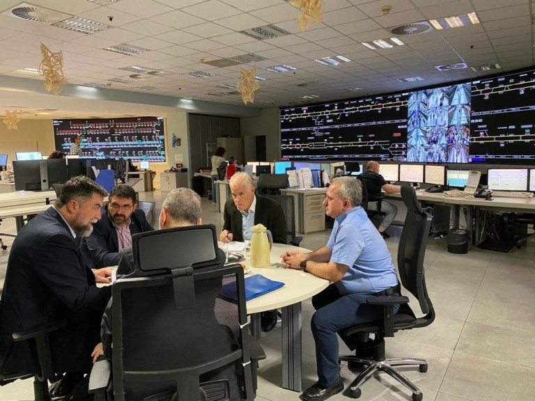 Μετρό: Πώς μειώνονται οι χρόνοι αναμονής στα πρωινά δρομολόγια