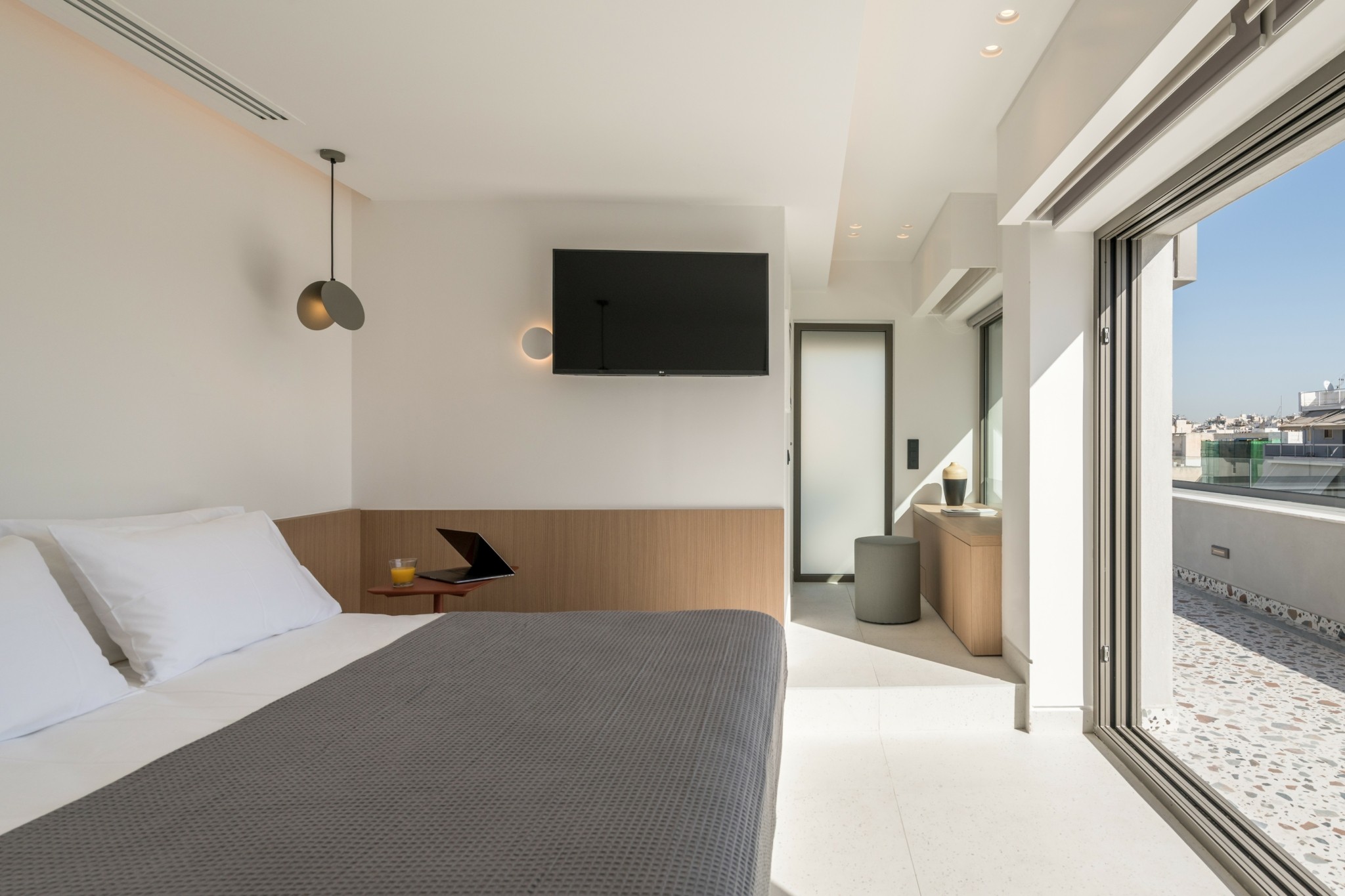 Εγκαίνια για την νέα επένδυση της Hellenic Properties, στο κέντρο του Πειραιά (pics)