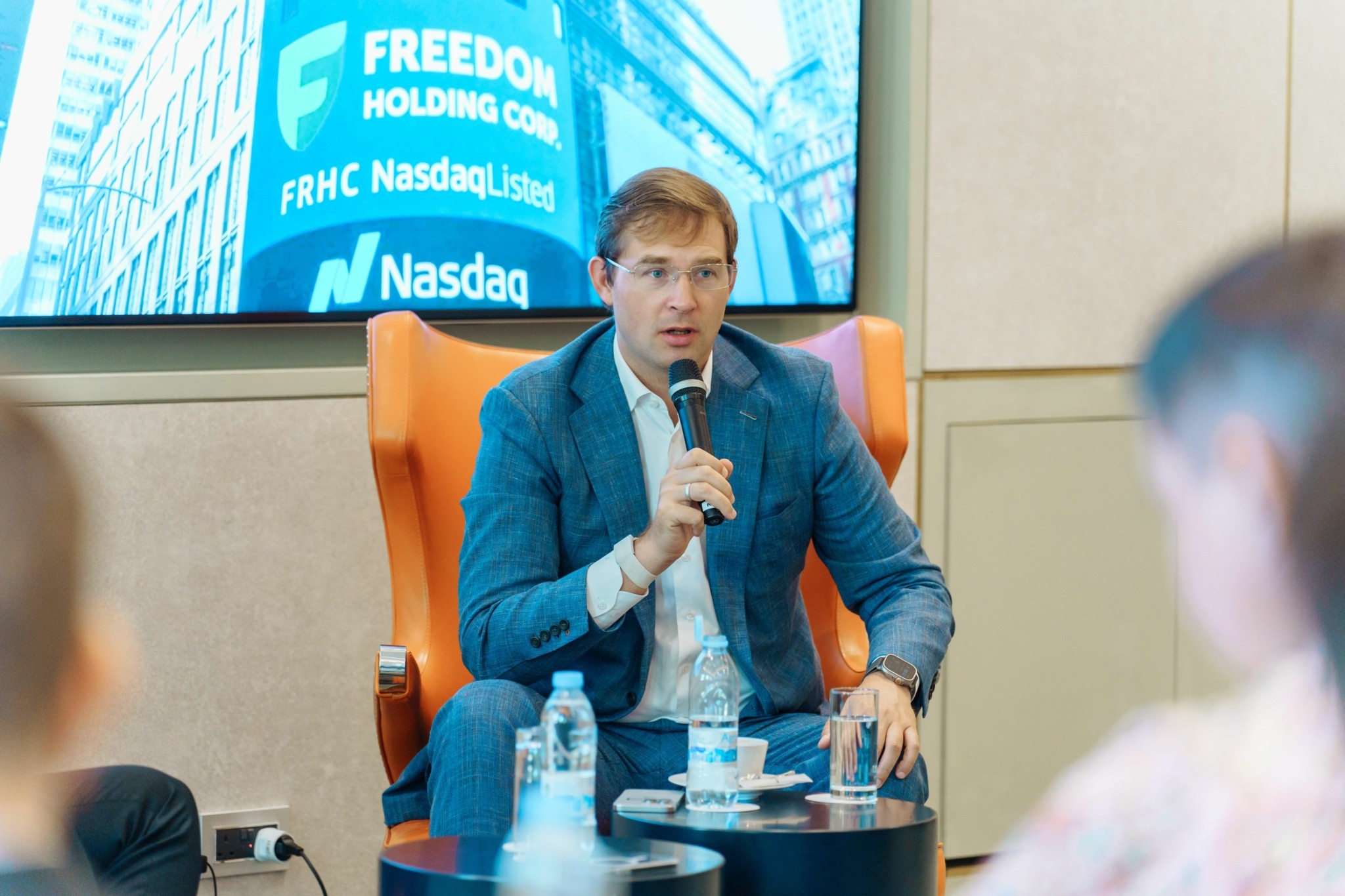 Τιμούρ Τουρλόφ (Freedom Holding Corp.): Θέλουμε να δίνουμε δάνεια σε μικρομεσαίες επιχειρήσεις στην Ελλάδα (pics)