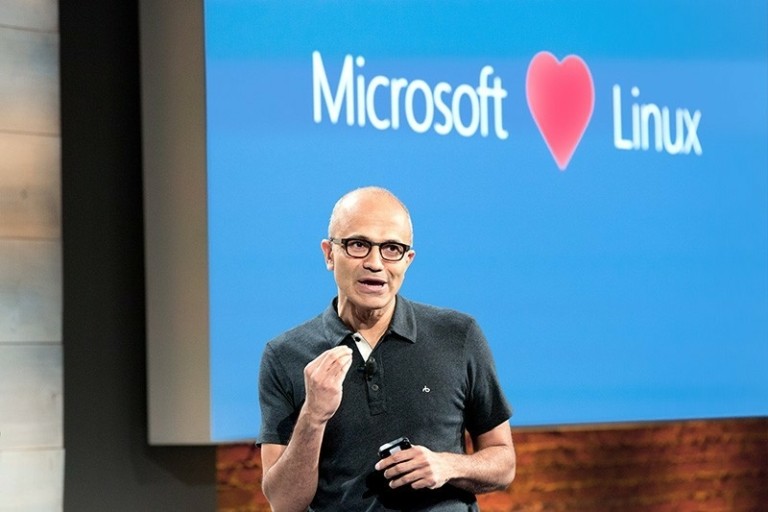 Microsoft: Γιατί ο CEO Σάτια Ναντέλα ζήτησε μείωση μισθού και τελικά πήρε αύξηση 63% (tweet)