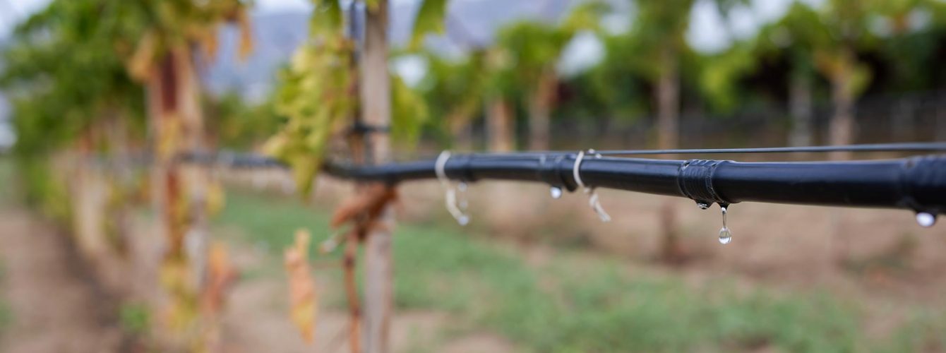 Έπεσαν οι υπογραφές για το έργο μεταφοράς και διανομής νερού άρδευσης στην Ερμιονίδα – Στα €53 εκατ. ο προϋπολογισμός