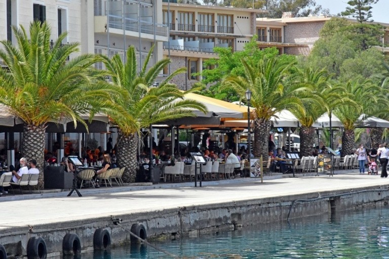 ΕΛΣΤΑΤ: Αυξημένος τζίρος σε καταλύματα και εστίαση το γ’ τρίμηνο