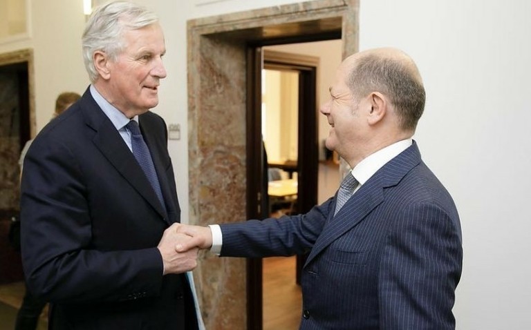 Ύφεση και ακυβερνησία απειλούν Γαλλία και Γερμανία