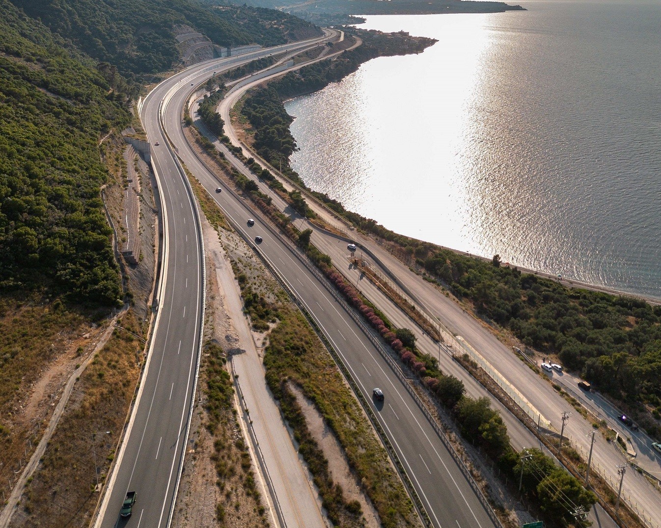 VINCI Concessions, ΑΒΑΞ, ΑΚΤΩΡ Παραχωρήσεις και ΓΕΚ ΤΕΡΝΑ αποκτούν την πλήρη κυριότητα της Ολυμπίας Οδού