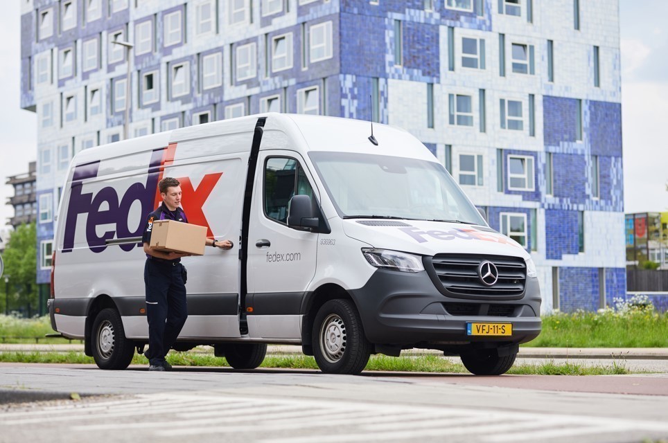 FedEx: Απολύει 856 εργαζόμενους μετά τη μετακίνηση μεγάλου πελάτη σε άλλο πάροχο logistics | Ειδήσεις για την Οικονομία