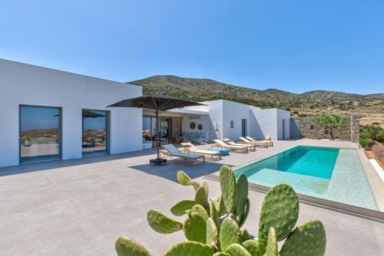 «Χρυσό» deal με 4,6 εκατ. ευρώ για βίλα στην Πάρο – Ποιος είναι ο αγοραστής (pics)