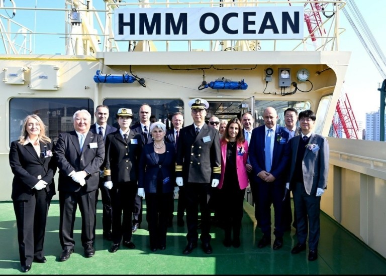 H Navios παρέλαβε τα δύο πρώτα container vessels με LNG για καύσιμο (pics)