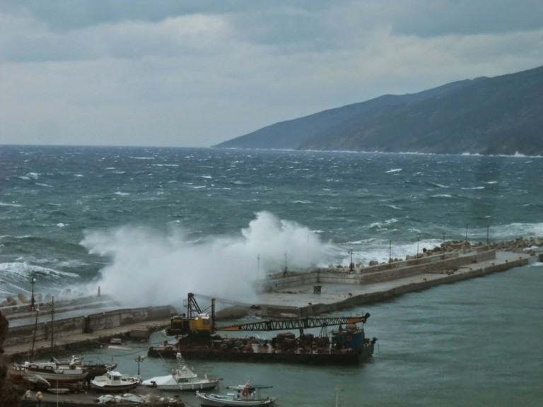 Απαγορευτικό απόπλου σε περιοχές στο ΒΑ Αιγαίο λόγω ισχυρών ανέμων