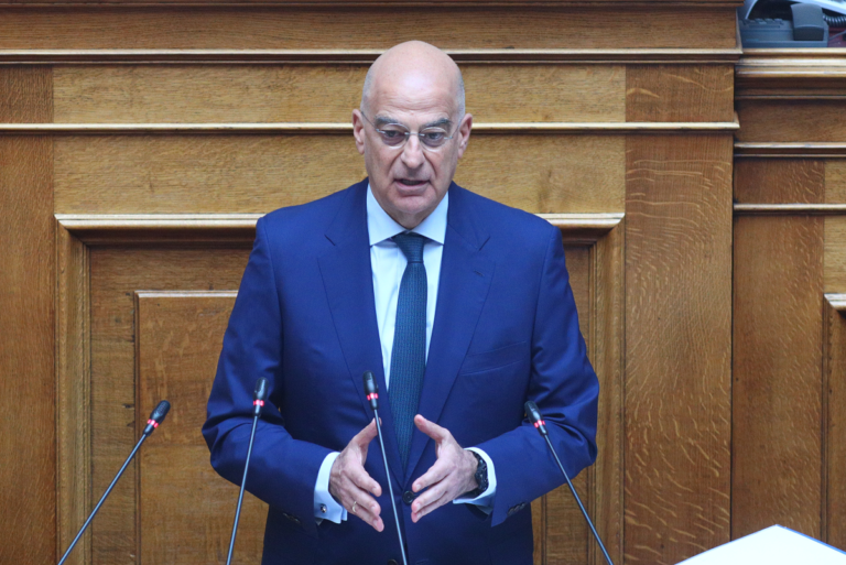 Δένδιας: Κλείνουν 137 στρατόπεδα, κάθε μονάδα θα έχει αντί-drone σύστημα