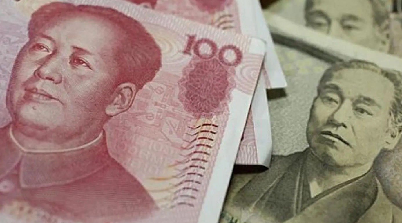 Προς χαμηλό όλων των εποχών το κινεζικό γουάν λόγω δασμών