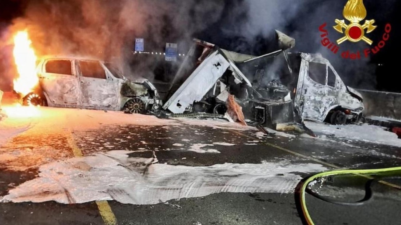 Ιταλία: Συμμορία έκλεψε «υλικό υψηλής τεχνολογίας» από αποθήκη της DHL κοντά στην πόλη Πιατσέντσα (tweets)