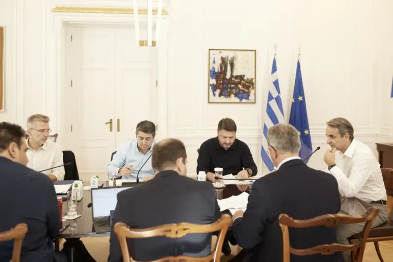 Σύσκεψη υπό τον Κυριάκο Μητσοτάκη για τα μέτρα αντιπλημμυρικής προστασίας της Αττικής