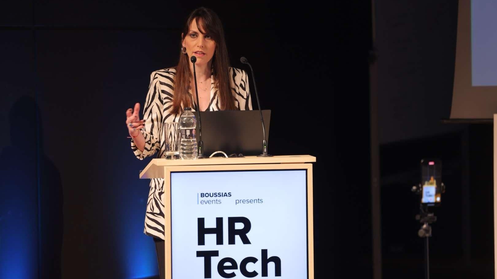 Υπουργείο Εσωτερικών: Εκσυγχρονίζεται με τη βοήθεια της Τεχνητής Νοημοσύνης – 93.000 καταρτίσεις έως τέλη του 2024