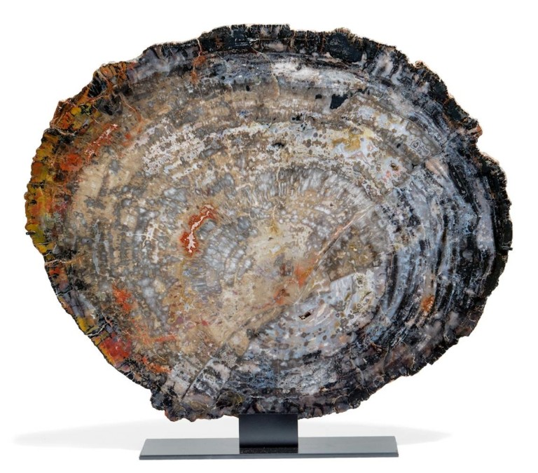 Μια δημοπρασία με αντικείμενα «πέρα από αυτό τον κόσμο»