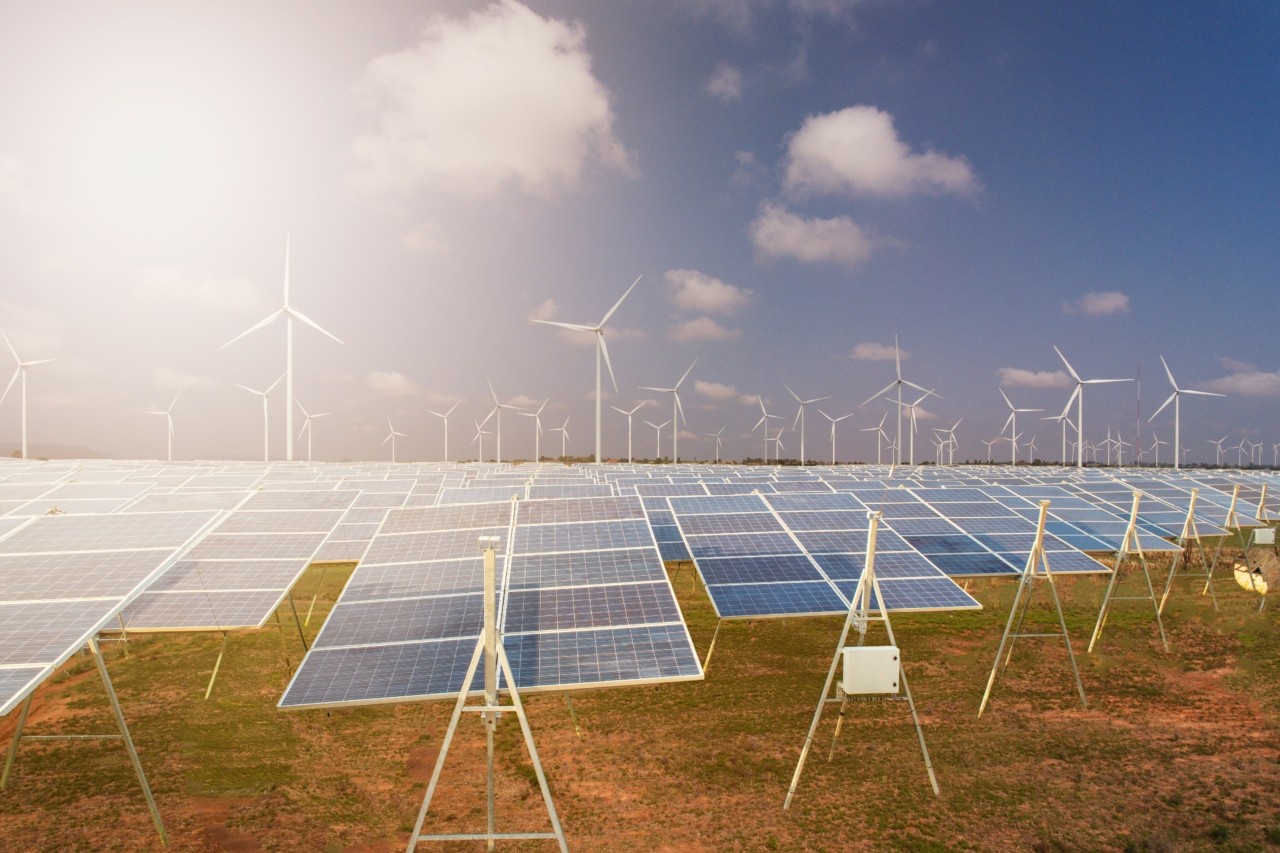 Ανανεώσιμες Πηγές Ενέργειας: Πώς η παγκόσμια στροφή φέρνει επενδύσεις και προκλήσεις | Ειδήσεις για την Οικονομία
