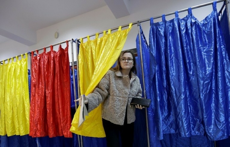 Ρουμανία: Οι σοσιαλδημοκράτες προηγούνται της ακροδεξιάς σύμφωνα με τα exit polls