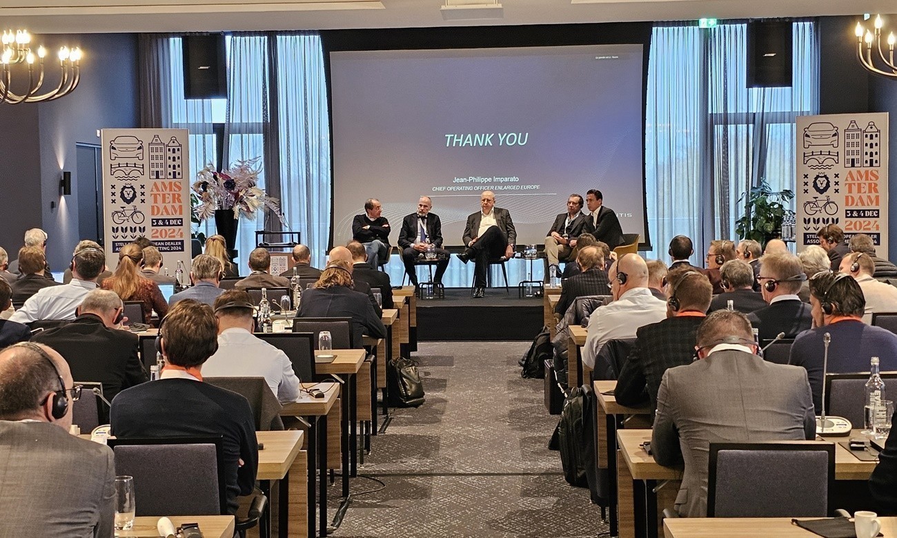 Μετά την έξοδο του Tavares, η Stellantis επιδιώκει να επαναπροσεγγίσει την Ευρώπη