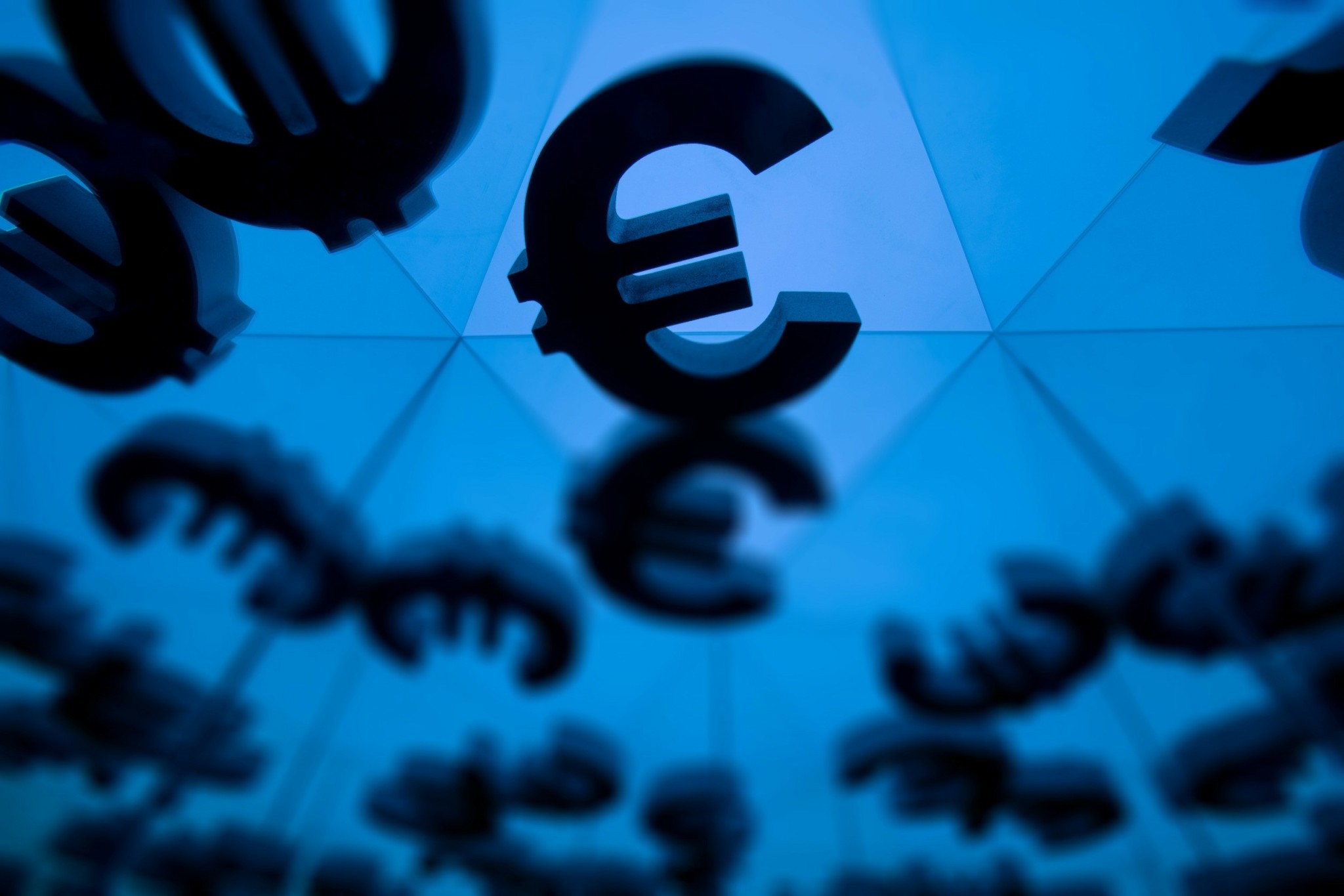 Όλα όσα πρέπει να γνωρίζουμε για τις κινήσεις των επιτοκίων της ΕΚΤ το 2025 (πίνακες)