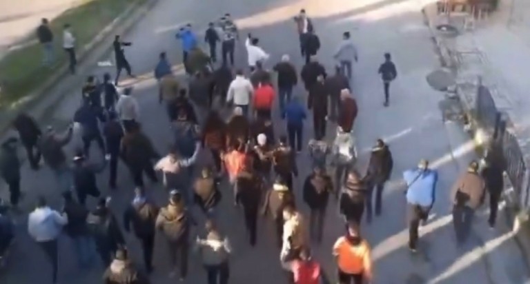 Συρία: Διαδηλώσεις Αλαουιτών σε πολλές πόλεις για επίθεση σε ναό τους (tweet)