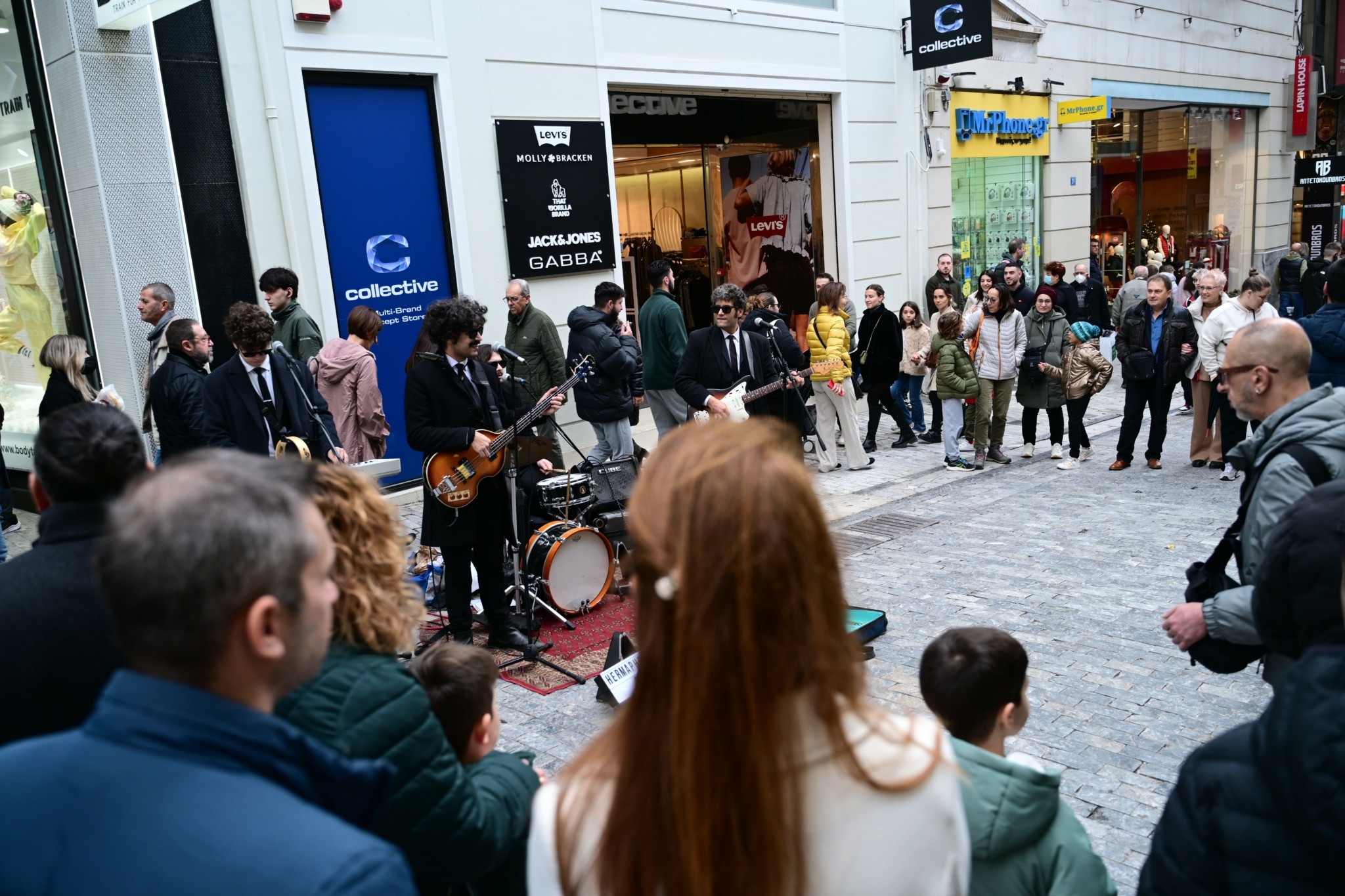 Κλειστά σήμερα και αύριο εμπορικά καταστήματα και σούπερ μάρκετ