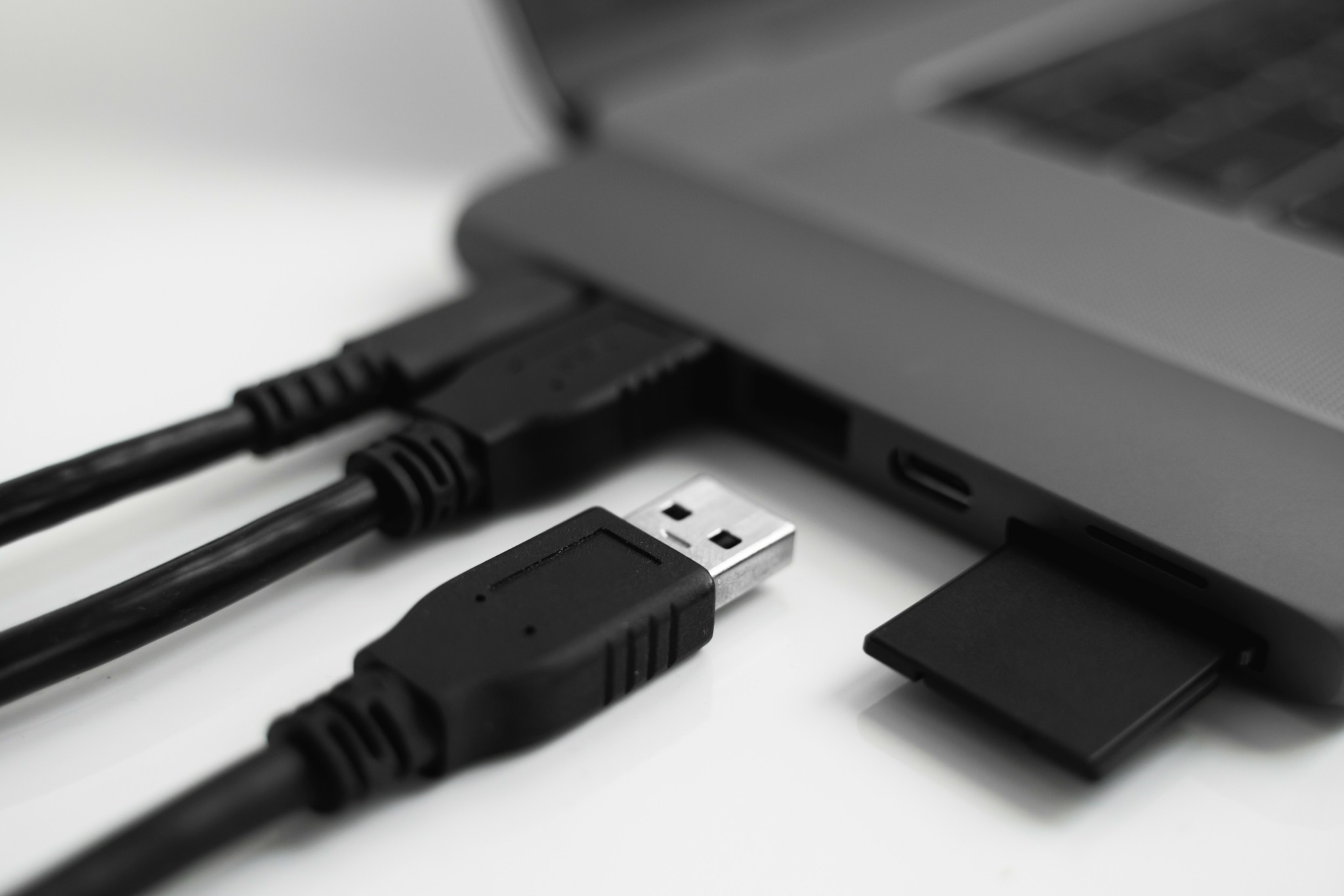 ΕΕ: Ενιαίος φορτιστής «USB Type C» για όλες τις ηλεκτρονικές συσκευές (vid)