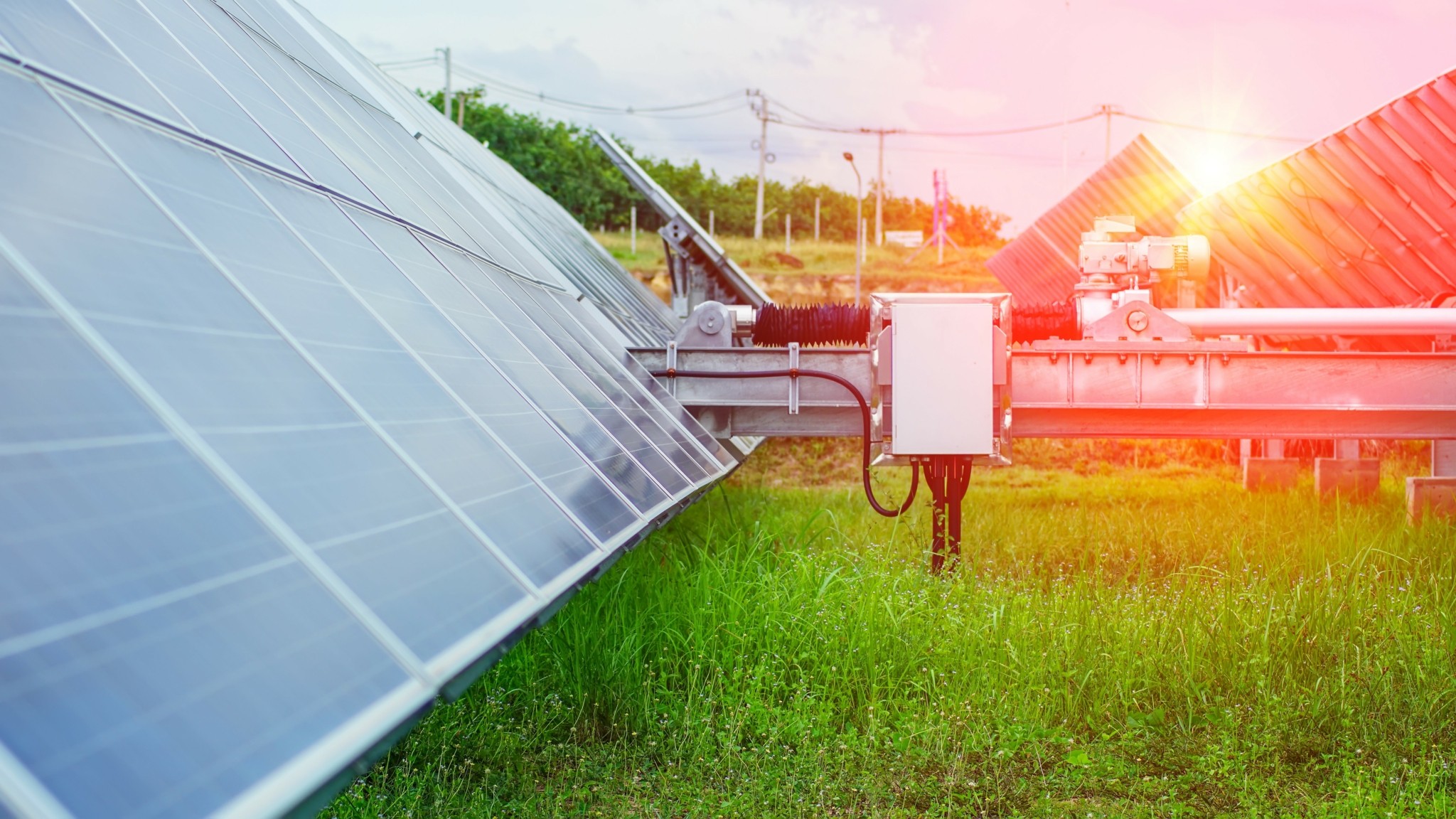 Ενεργειακή αυτονομία: Τι αλλάζει για τα φωτοβολταϊκά στις πολυκατοικίες – Το νέο πλαίσιο