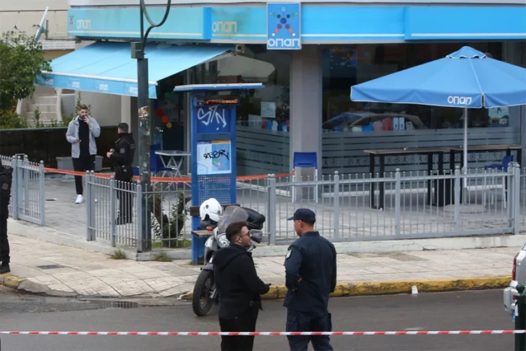 Πυροβολισμοί στη Γλυφάδα: Ξεκαθάρισμα λογαριασμών δείχνουν τα στοιχεία – Δύο Τούρκοι νεκροί και ένας τραυματίας(upd)