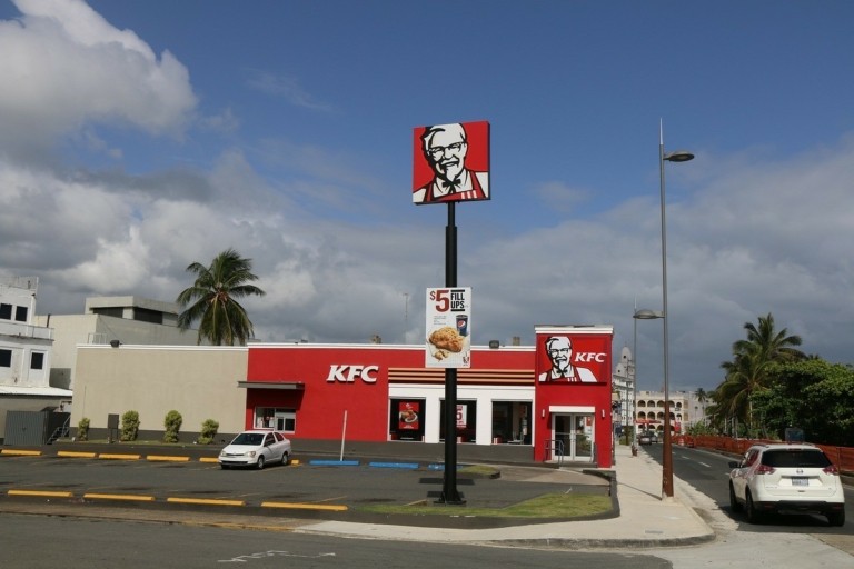 KFC: Επένδυση $2 δισ. σε Βρετανία και Ιρλανδία με 7.000 νέες θέσεις εργασίας