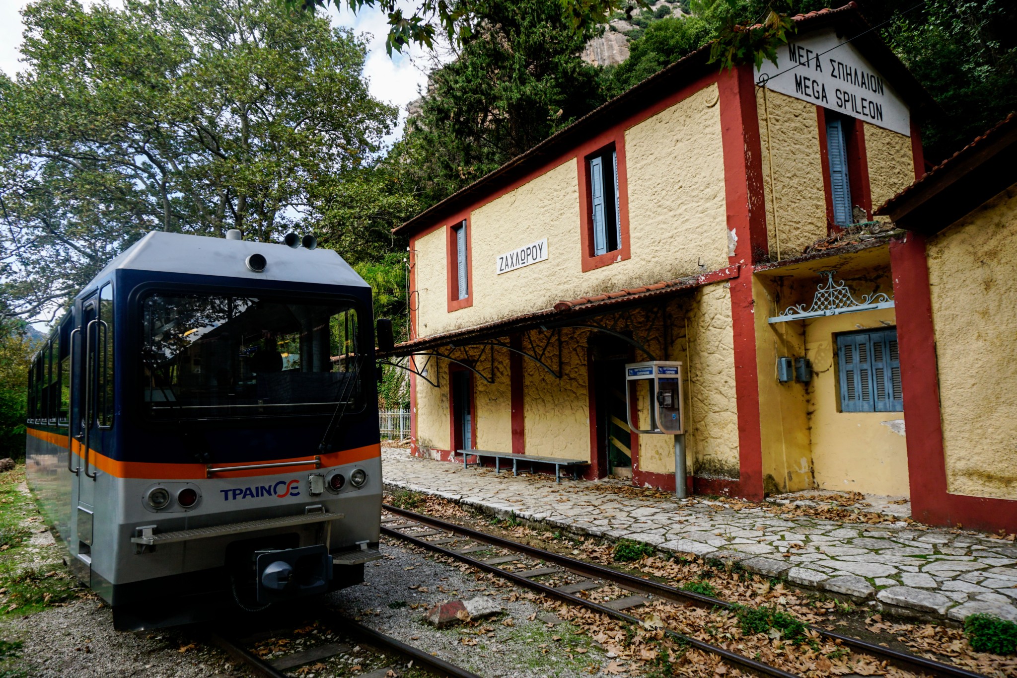 Οδοντωτός: Διακοπή κυκλοφορίας στη γραμμή Διακοπτό – Καλάβρυτα λόγω κατολισθήσεων