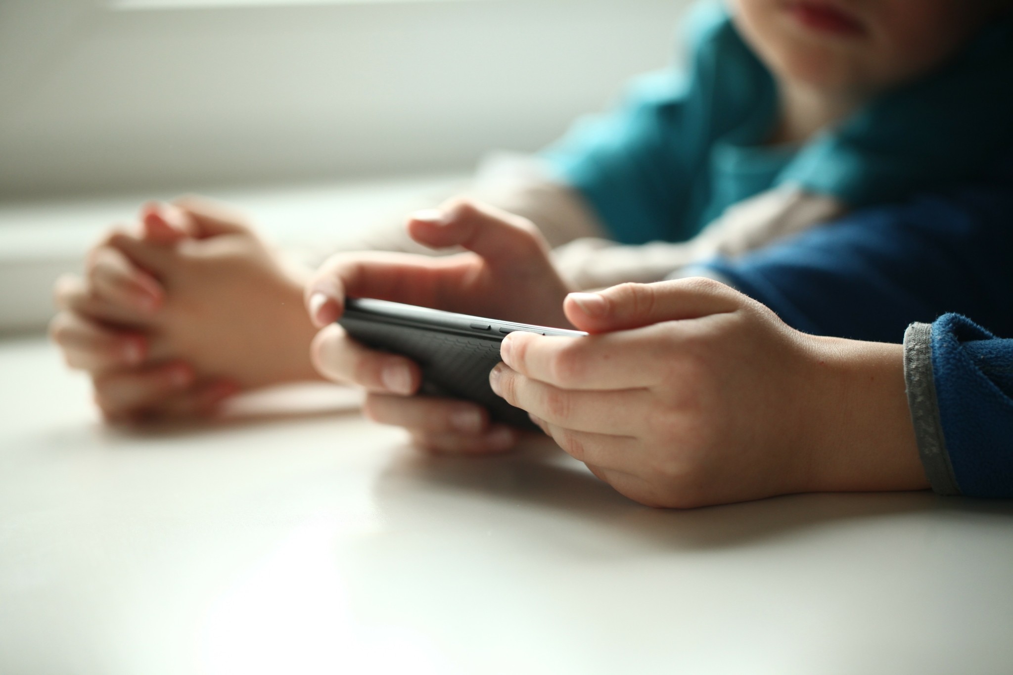 Nέα έκθεση: Kαμπανάκι για την επίδραση των social media στην ψυχική υγεία των παιδιών