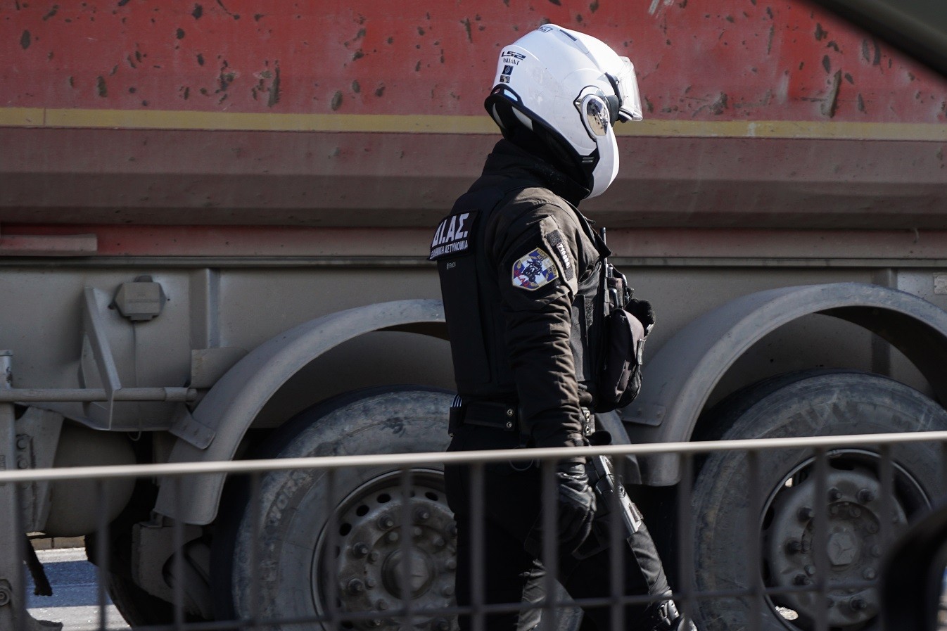 Κηφισός: Κλειστός και στα δύο ρεύματα στο ύψος του Περιστερίου μετά από τροχαίο με φορτηγό