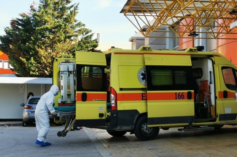 ΕΣΥ: Προχωρά σε πρόσληψη 500 τραυματιοφορέων – Τι πρέπει να γνωρίζουν οι ενδιαφερόμενοι