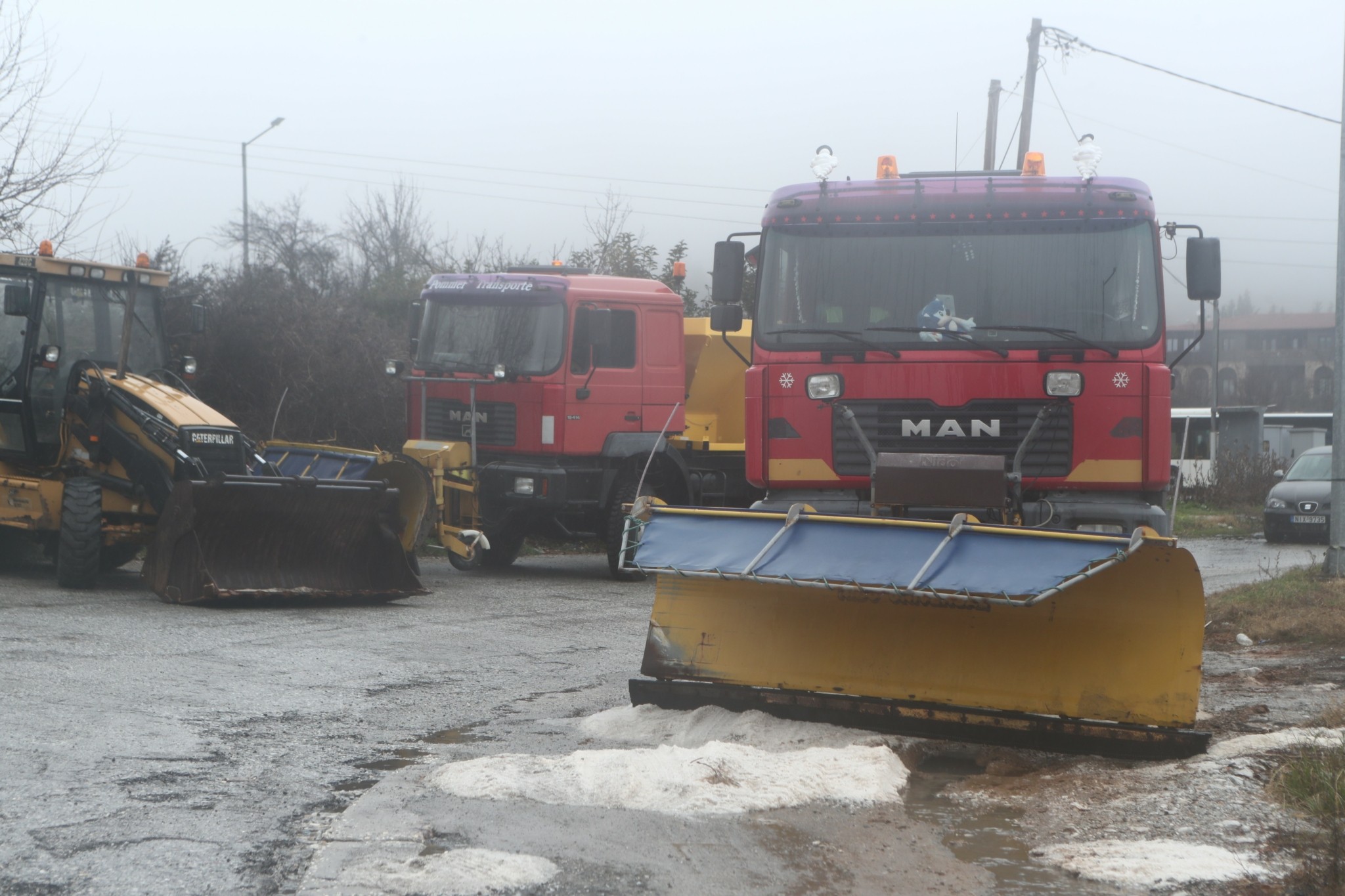 Καιρός: Χιόνια στα βόρεια, βροχές σε δυτικά και νότια, κλειστά σχολεία και απαγορεύσεις κυκλοφορίας (upd)