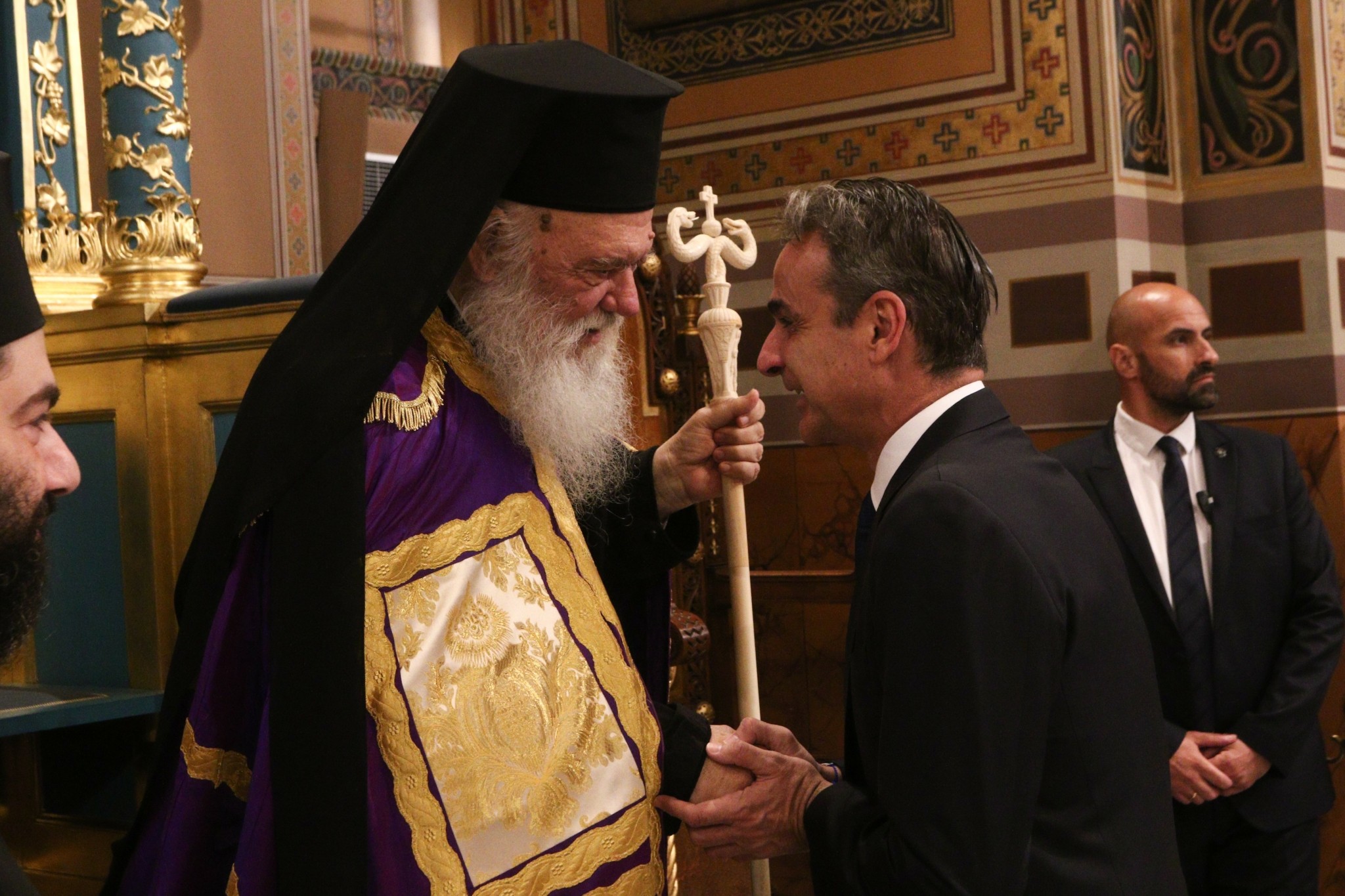 Συνάντηση Μητσοτάκη – Ιερώνυμου: Επί τάπητος η αξιοποίηση εκκλησιαστικής περιουσίας για «κοινωνική κατοικία» και φοιτητικές εστίες