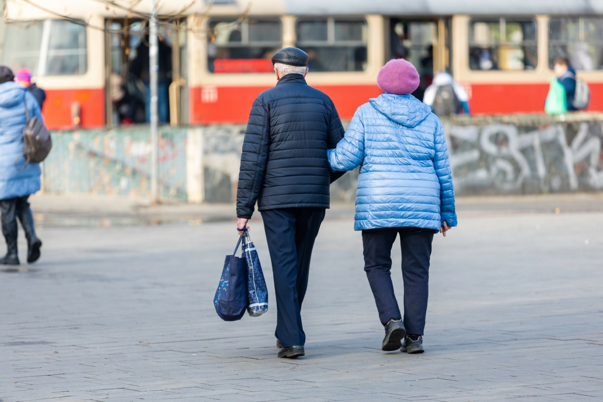 Κίνδυνος για τα κράτη πρόνοιας της Ευρώπης – Πώς η πολιτική Τραμπ απειλεί την κοινωνική ασφάλεια
