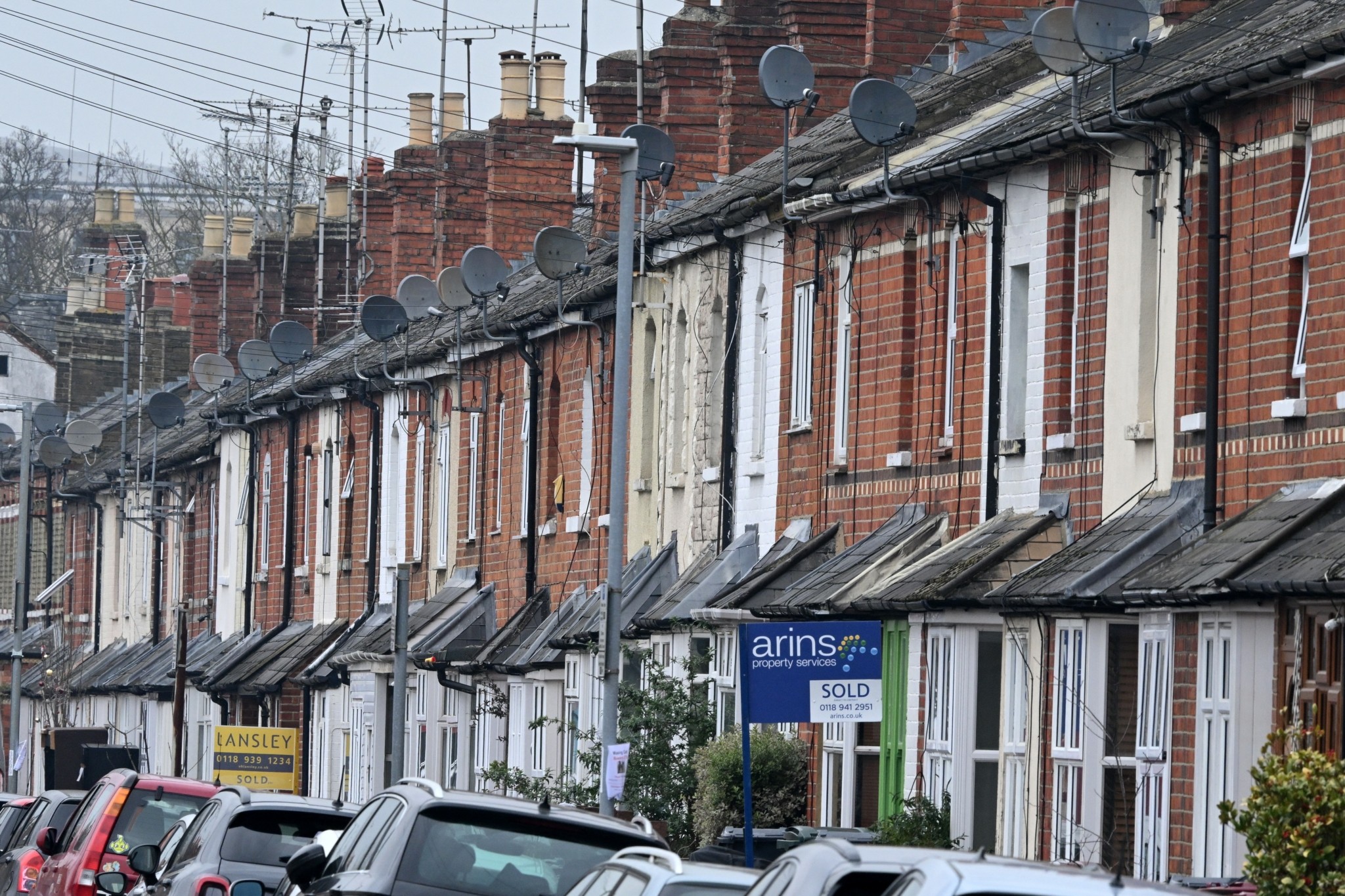 Halifax: Οι τιμές κατοικιών στο Ηνωμένο Βασίλειο μειώνονται για πρώτη φορά σε εννέα μήνες