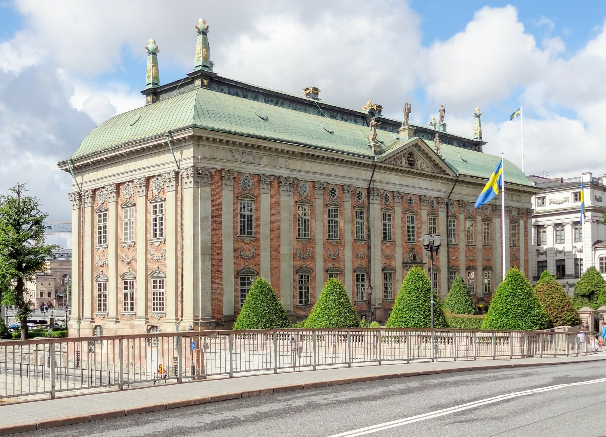 Σουηδία: Βάζει λουκέτο σε δυο κρατικά συνταξιοδοτικά ταμεία