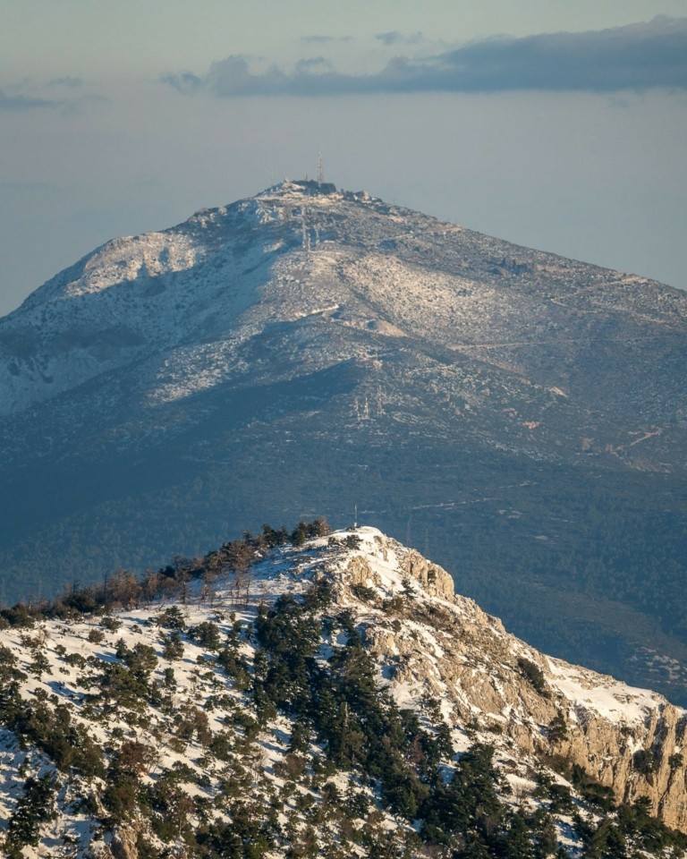 Χιόνια στην Πάρνηθα; Ένας χρήσιμος οδηγός αποφυγής ταλαιπωρίας