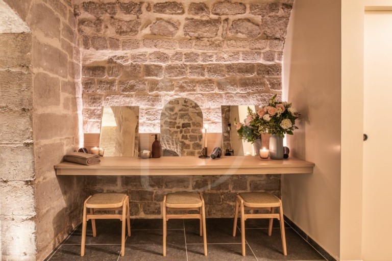 Spa Clēmēns: Η απόλυτη εμπειρία υδάτινης ευεξίας στο Παρίσι